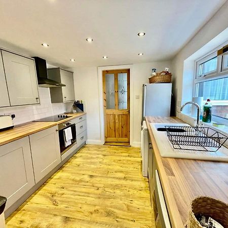 Spacious 3 Bedroom Retreat For Professionals Kingston upon Hull Extérieur photo