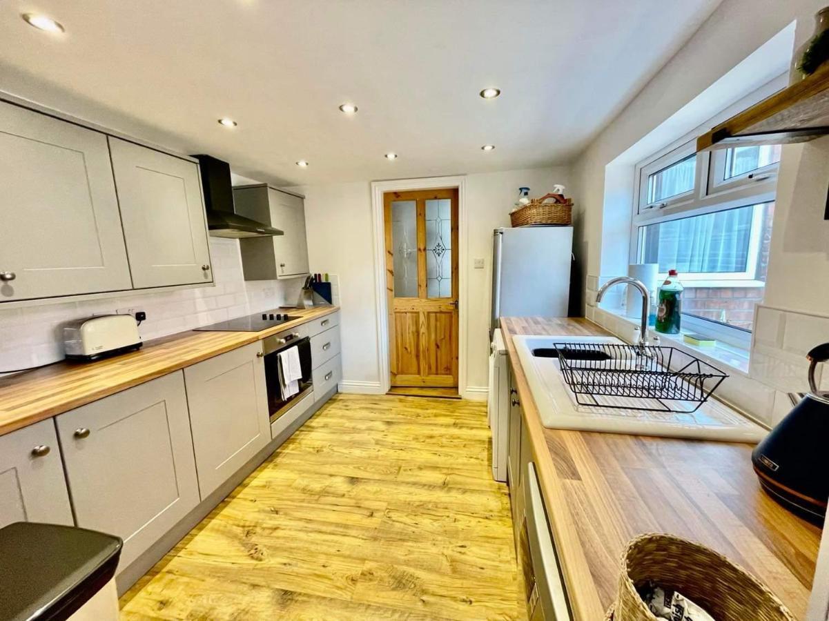 Spacious 3 Bedroom Retreat For Professionals Kingston upon Hull Extérieur photo