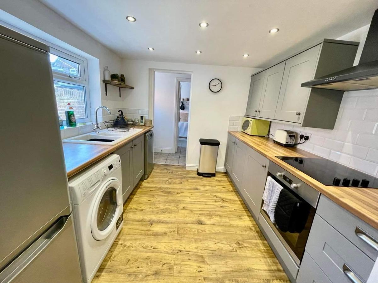 Spacious 3 Bedroom Retreat For Professionals Kingston upon Hull Extérieur photo