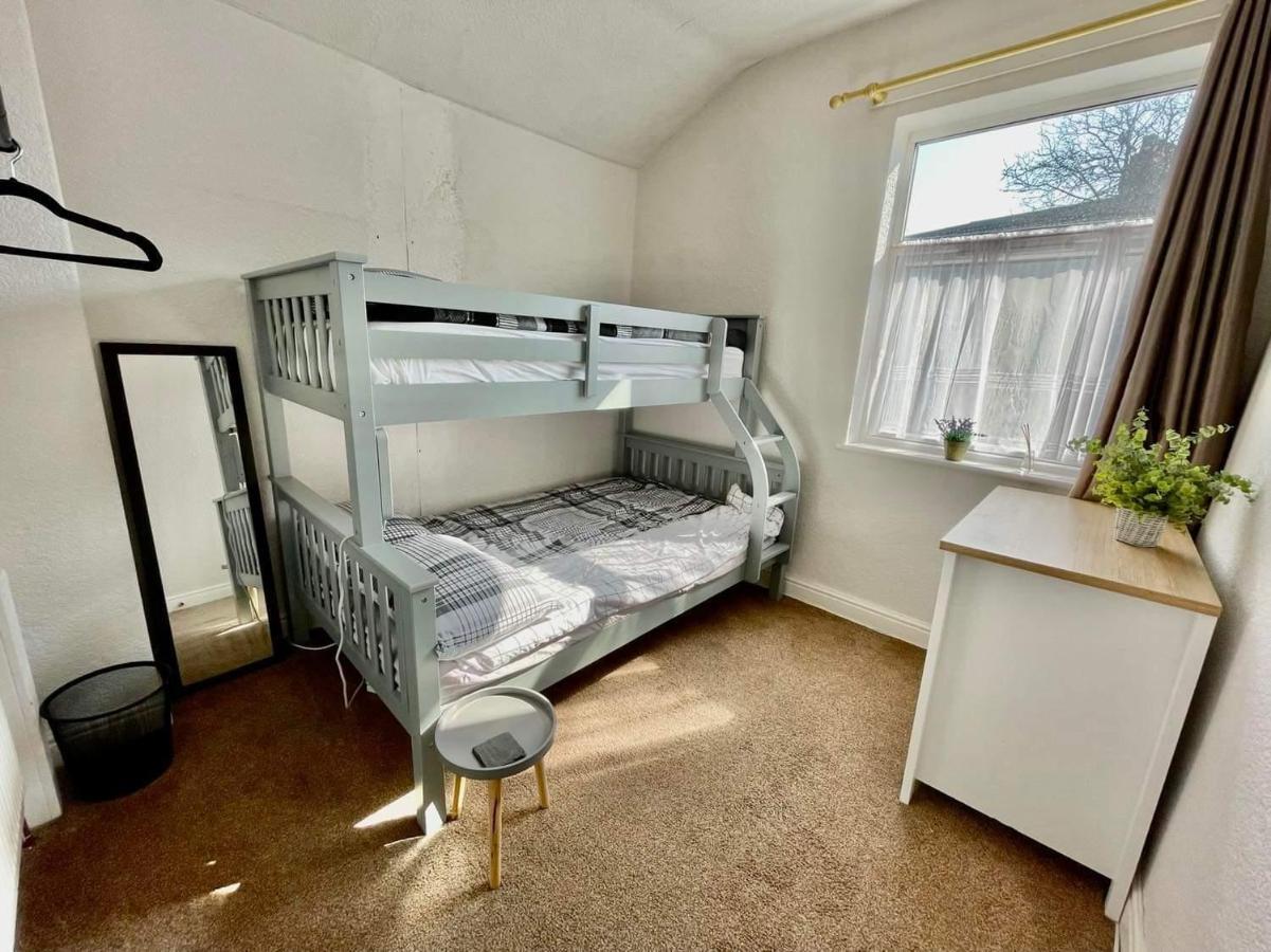 Spacious 3 Bedroom Retreat For Professionals Kingston upon Hull Extérieur photo